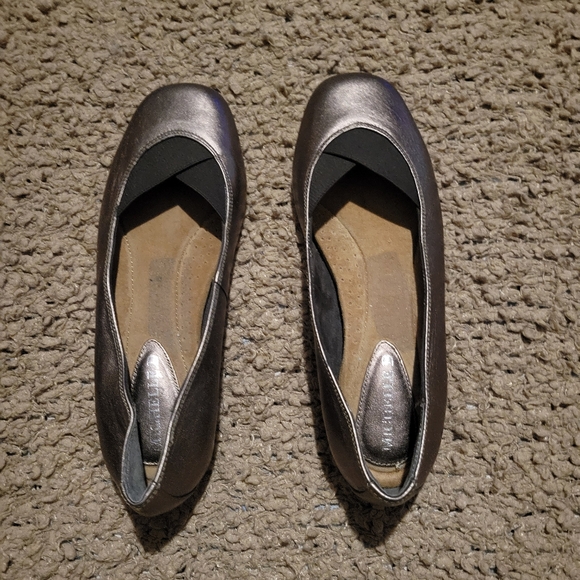 Michelle D Shoes - WOMENS MICHELLE D BRONZE BALLET FLAT SHOES SIZE 8.5